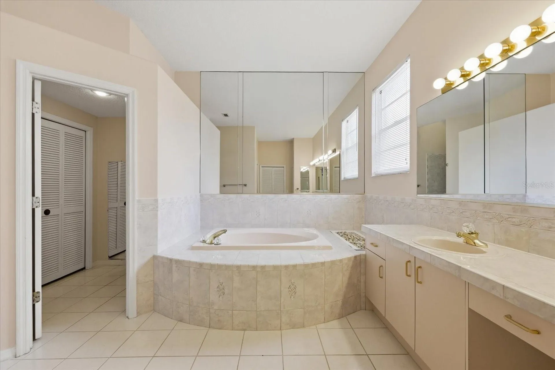 3196 Crescent Oaks Boulevard Tarpon Springs FL 34688