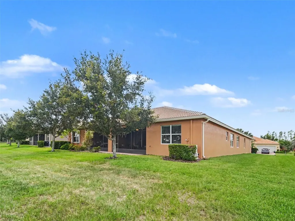 15640 Aurora Lake Circle Wimauma FL 33598
