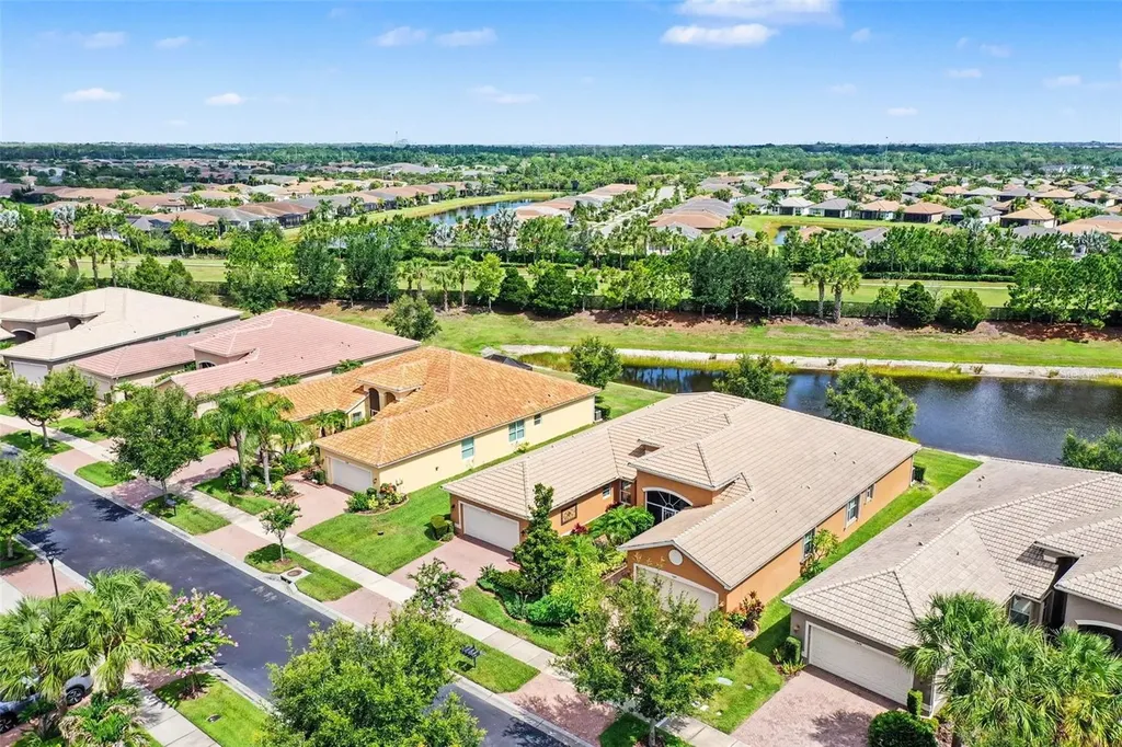15640 Aurora Lake Circle Wimauma FL 33598