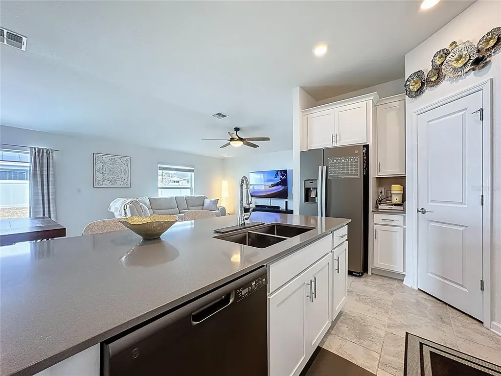 6952 Dilly Lake Avenue Groveland FL 34736