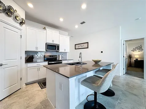 6952 Dilly Lake Avenue Groveland FL 34736
