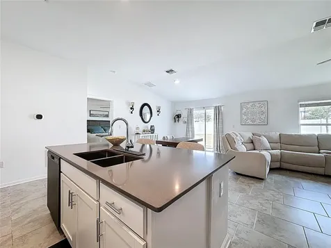 6952 Dilly Lake Avenue Groveland FL 34736