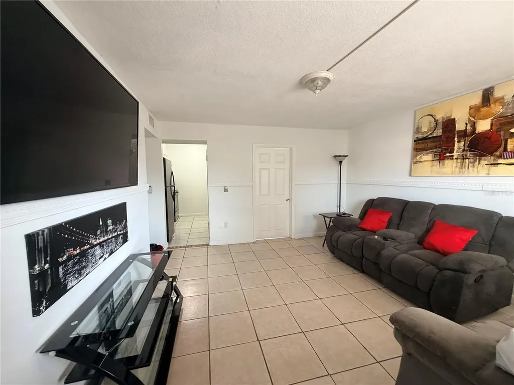 738 Ridenhour Circle Orlando FL 32809