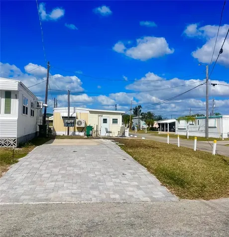 167 4th Street W Palmetto FL 34221
