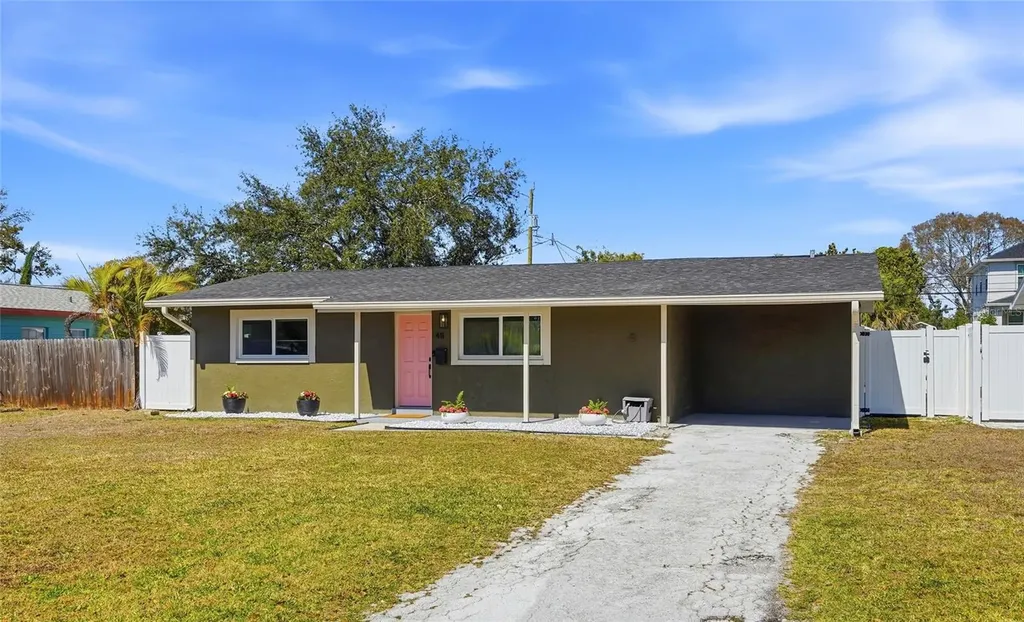 411 42nd Avenue NE St Petersburg FL 33703