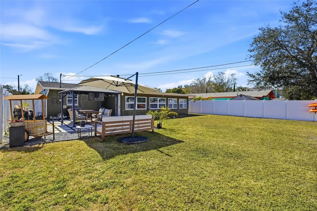 411 42nd Avenue NE St Petersburg FL 33703