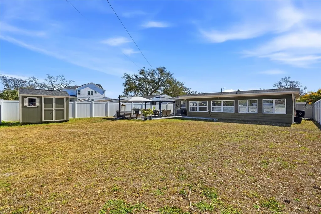 411 42nd Avenue NE St Petersburg FL 33703