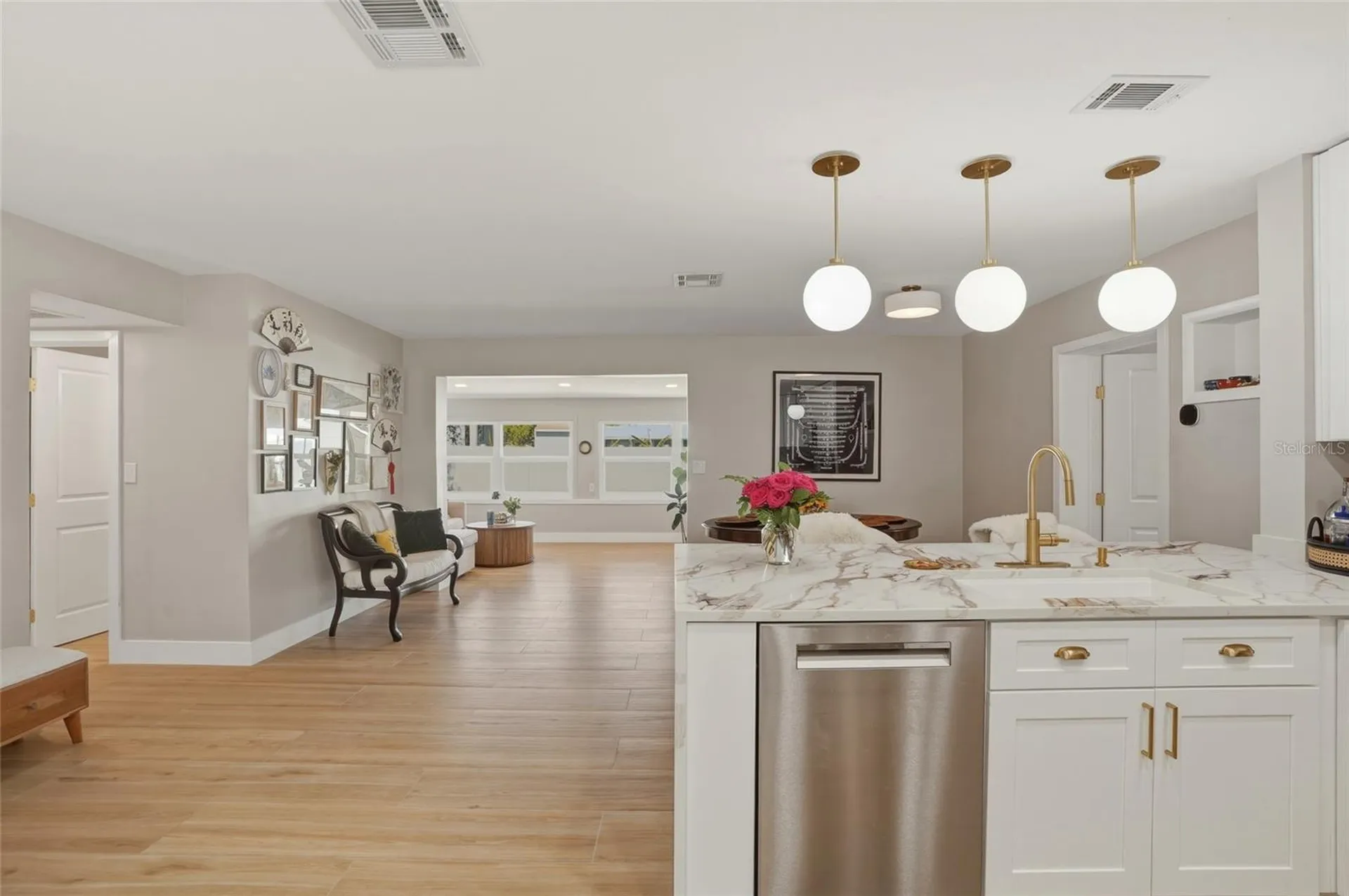 411 42nd Avenue NE St Petersburg FL 33703