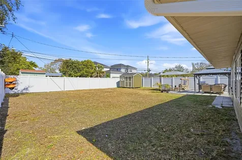 411 42nd Avenue NE St Petersburg FL 33703