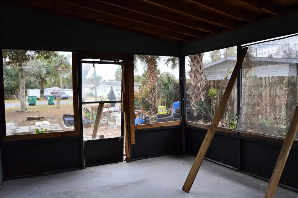 702 James Avenue Fruitland Park FL 34731