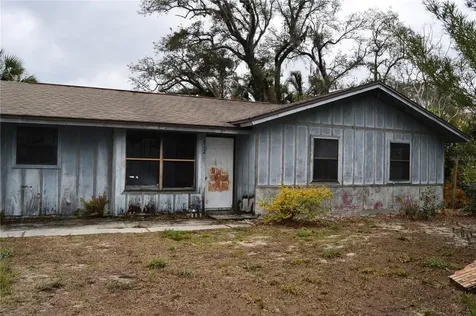 702 James Avenue Fruitland Park FL 34731