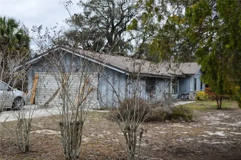 702 James Avenue Fruitland Park FL 34731