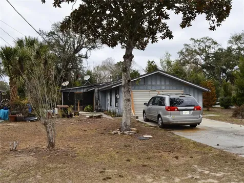 702 James Avenue Fruitland Park FL 34731