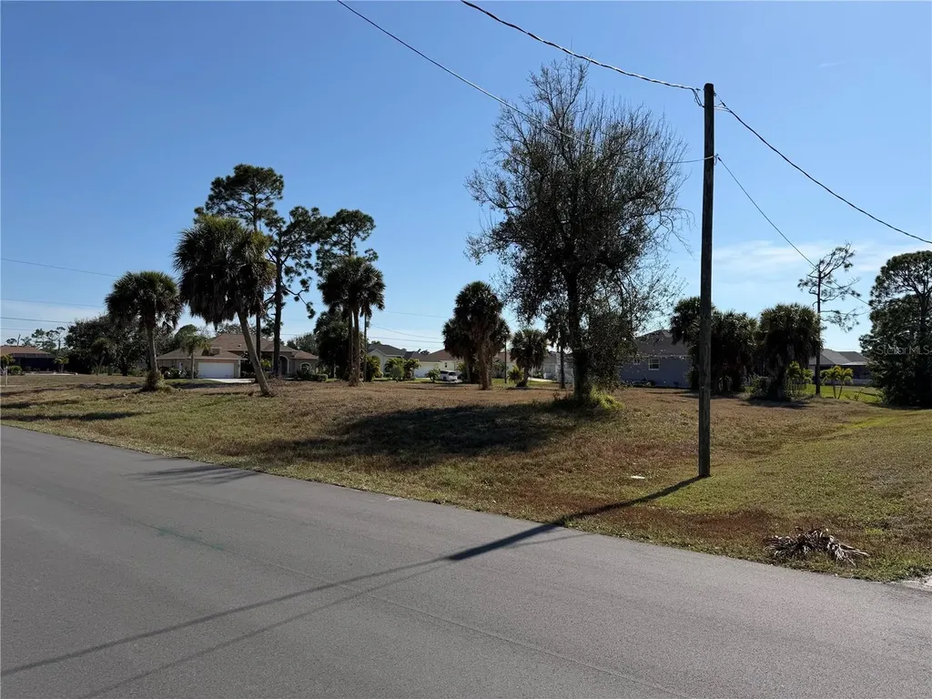 2 Pine Valley Court Rotonda West FL 33947