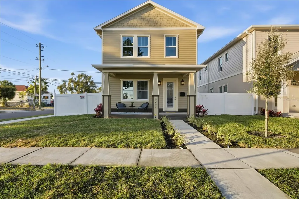 3267 Emerson Avenue S St Petersburg FL 33712