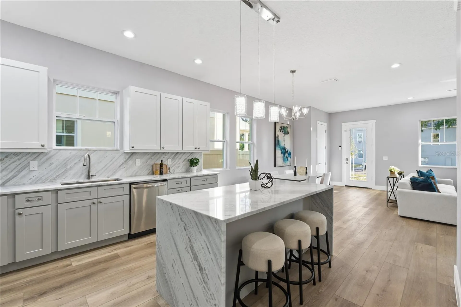 3267 Emerson Avenue S St Petersburg FL 33712