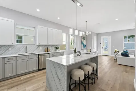 3267 Emerson Avenue S St Petersburg FL 33712