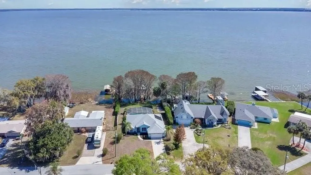 33910 Linda Lane Leesburg FL 34788