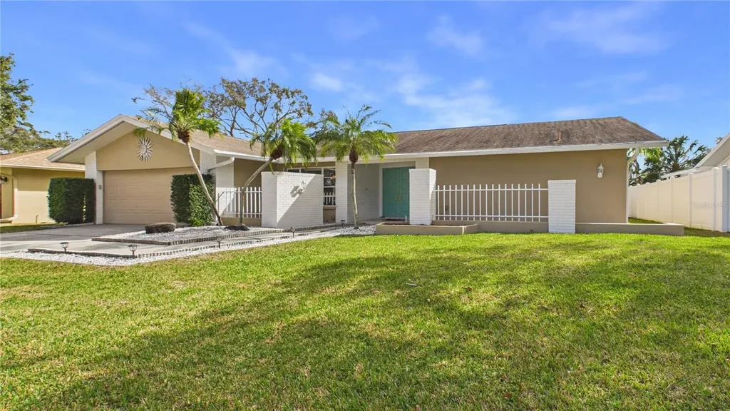 1895 Del Robles Terrace Clearwater FL 33764