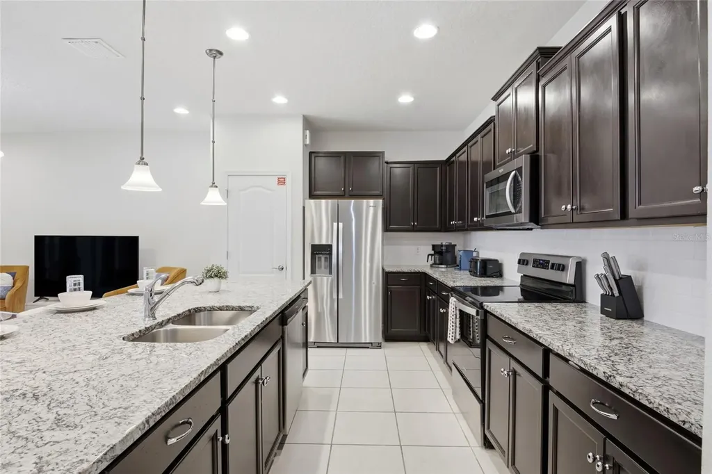 2412 Tanger Drive Kissimmee FL 34747