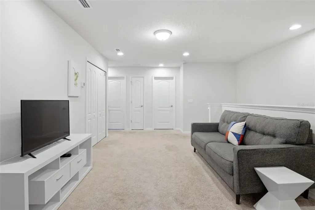 2412 Tanger Drive Kissimmee FL 34747