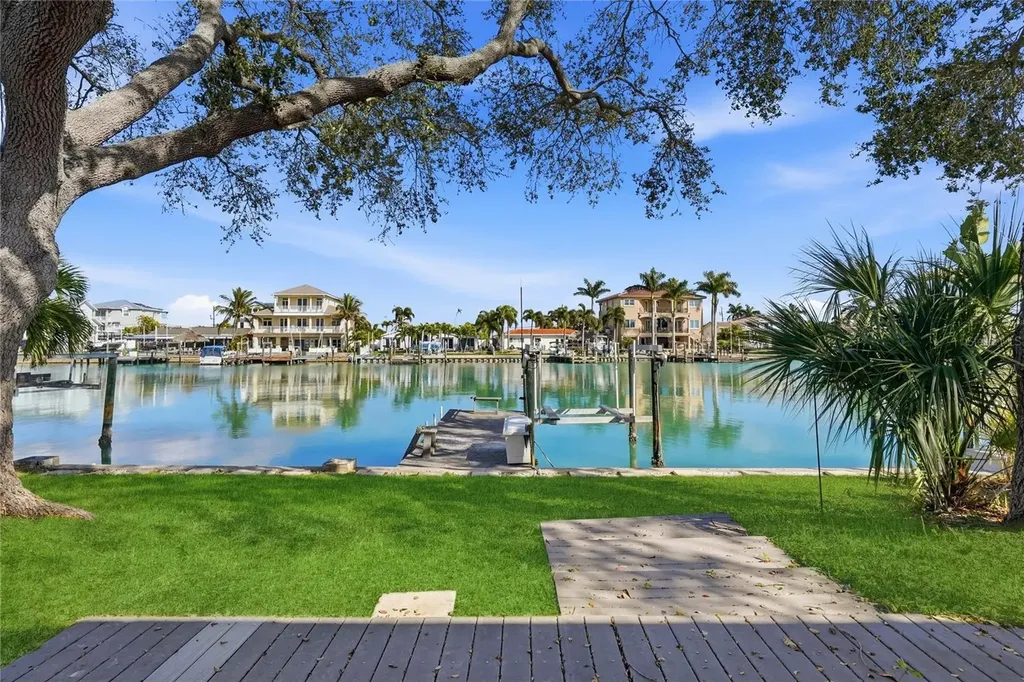 541 Lillian Drive Madeira Beach FL 33708