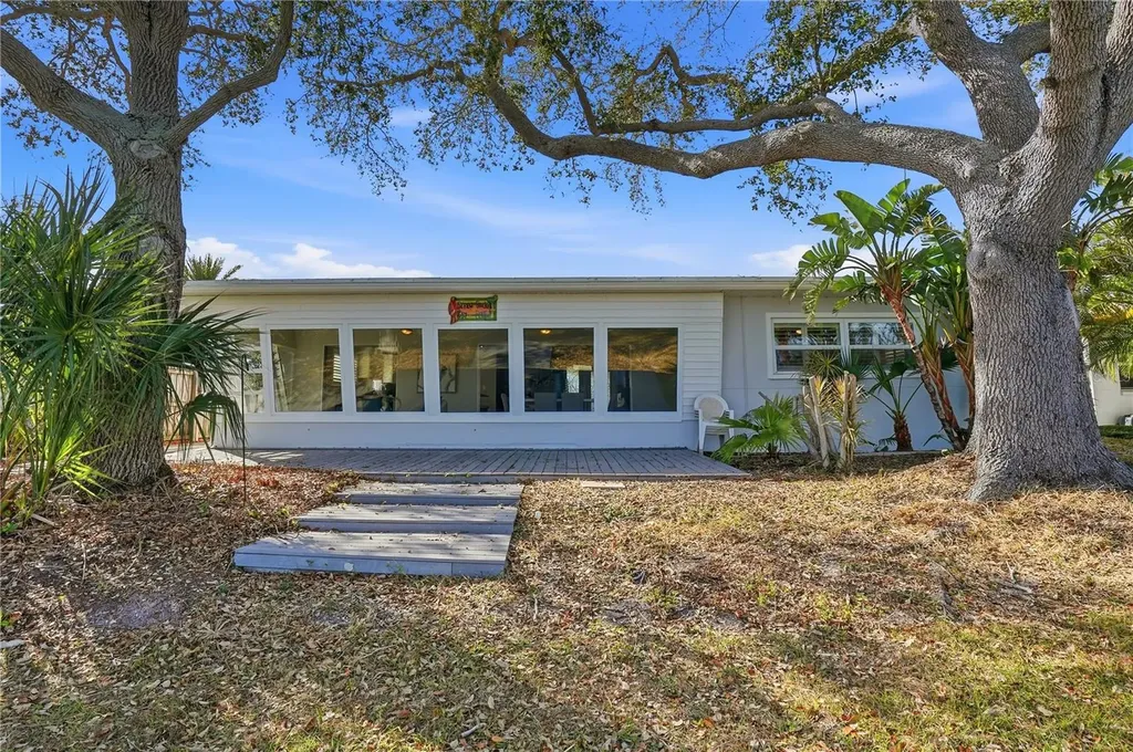 541 Lillian Drive Madeira Beach FL 33708
