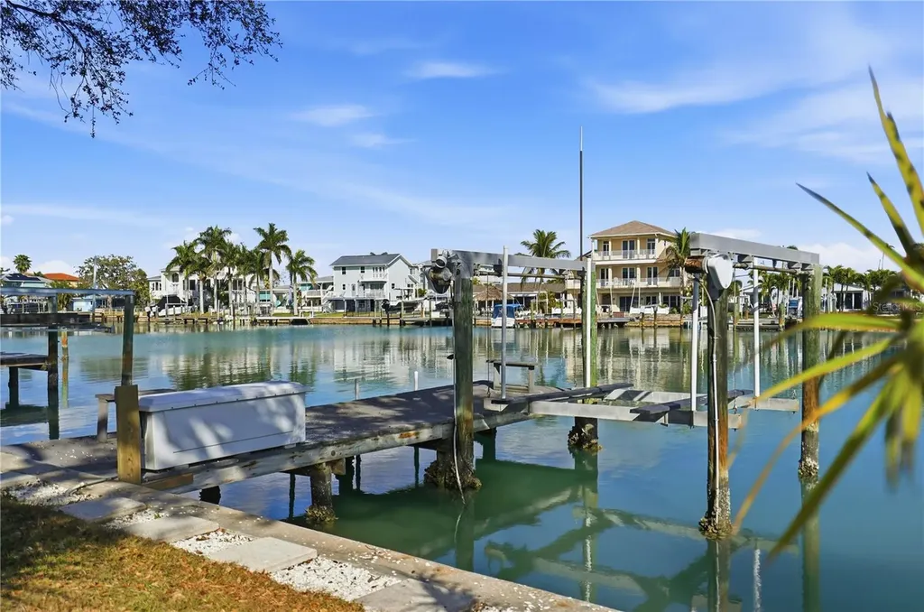 541 Lillian Drive Madeira Beach FL 33708