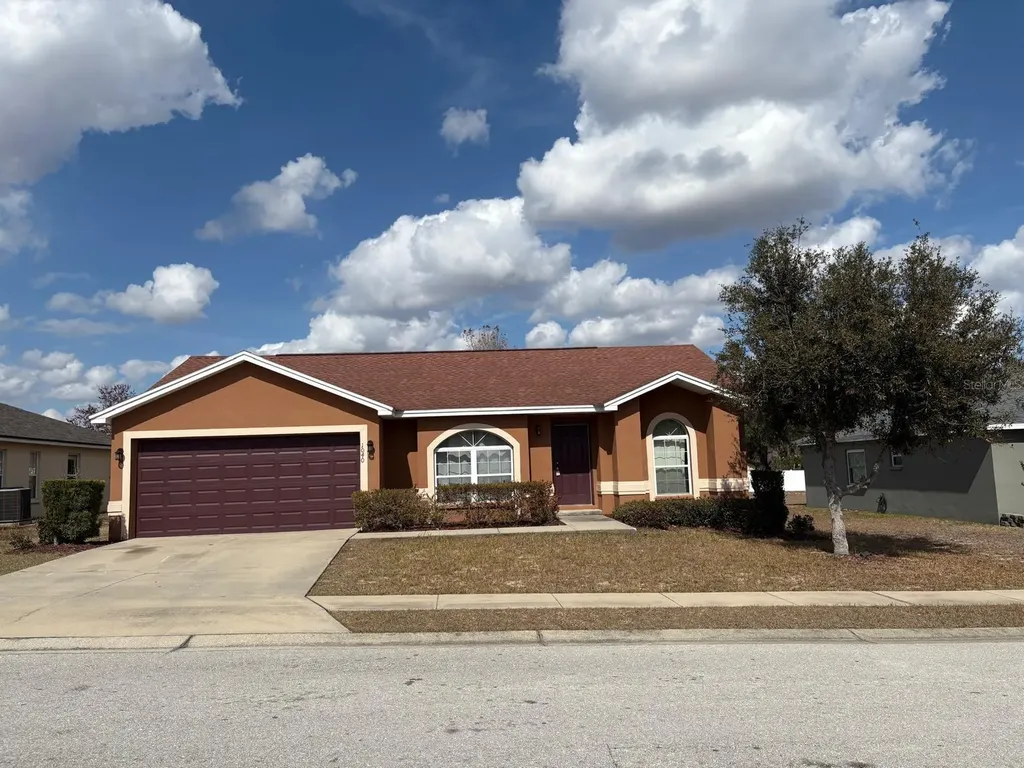 1040 Merrimack Boulevard Davenport FL 33837