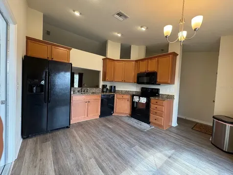 1040 Merrimack Boulevard Davenport FL 33837