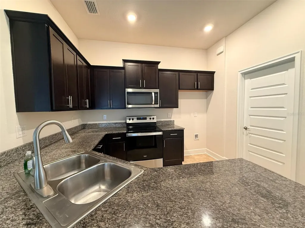 910 Hudson Valley Drive Kissimmee FL 34759