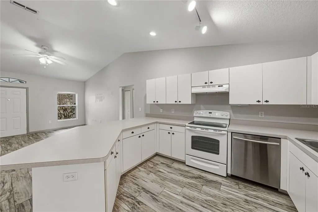 4752 Timber Way Zephyrhills FL 33542