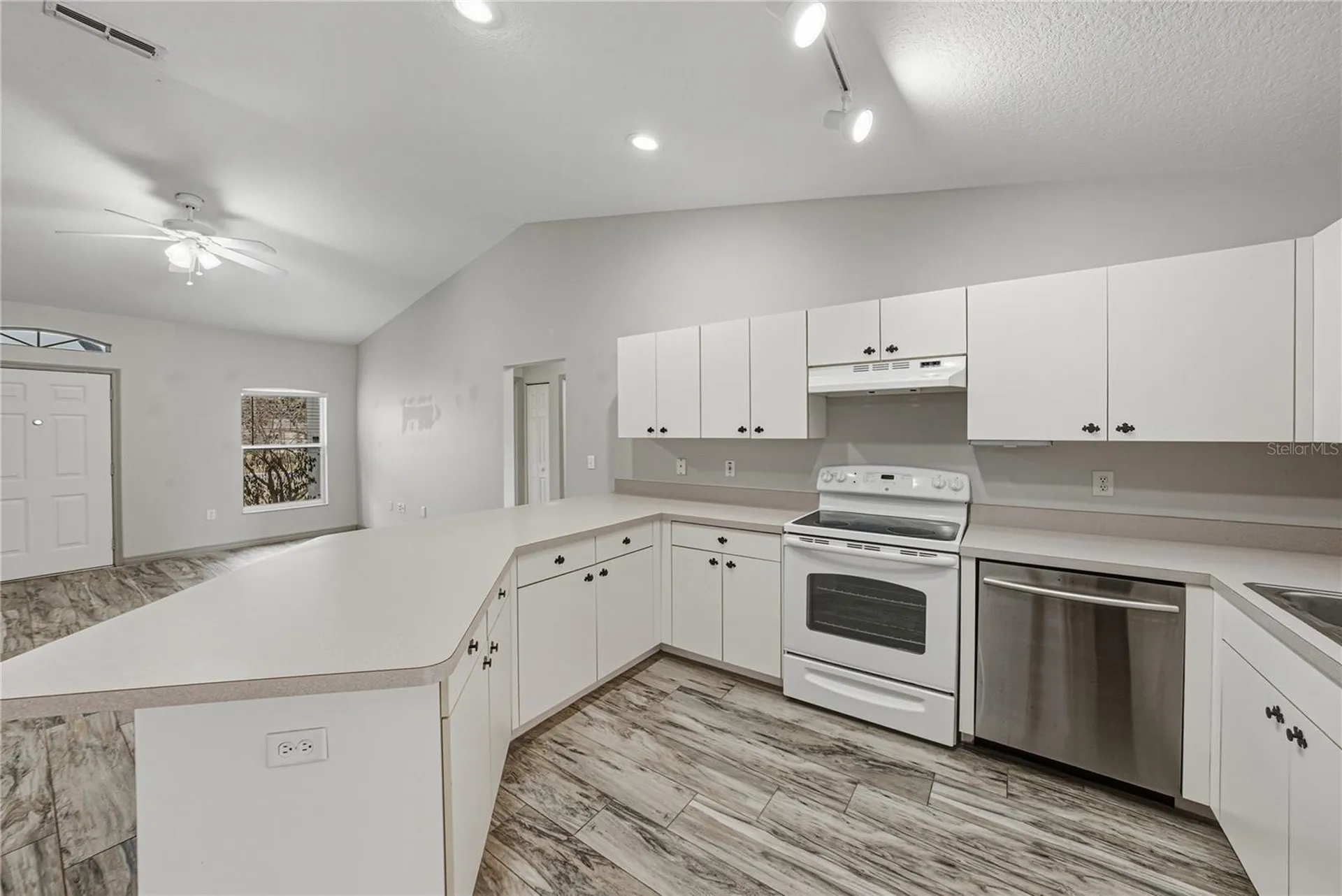 4752 Timber Way Zephyrhills FL 33542