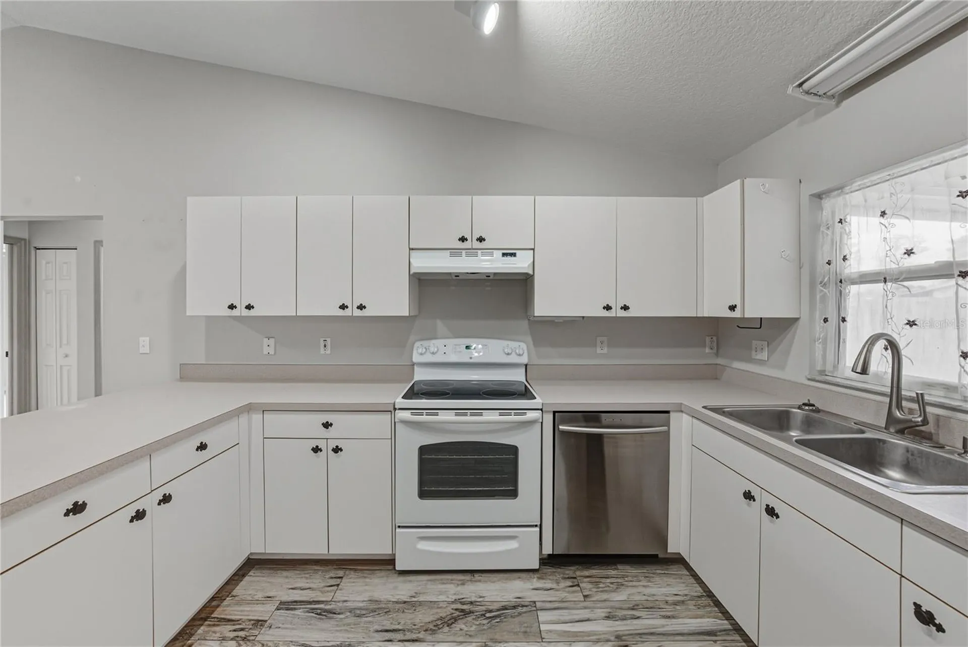 4752 Timber Way Zephyrhills FL 33542