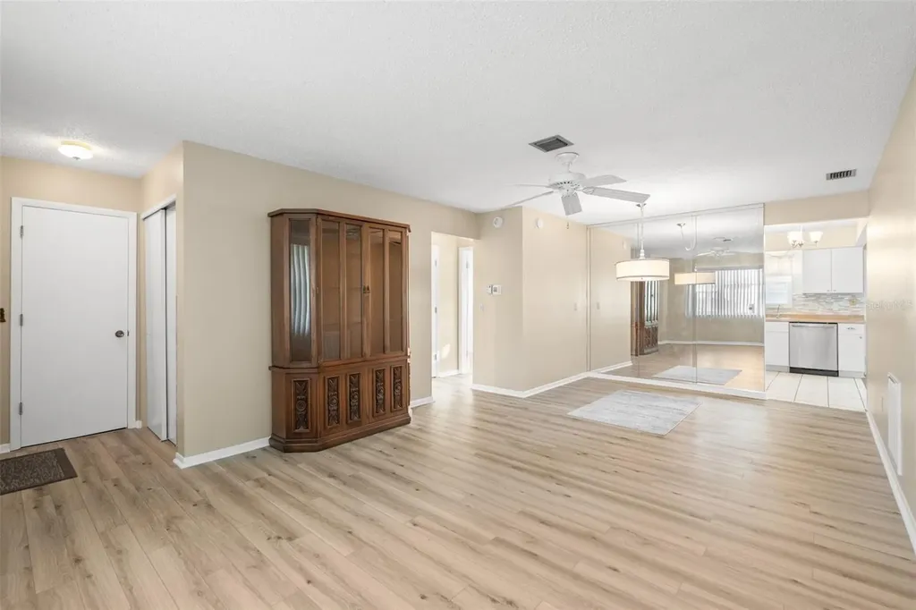 8452 Phillip N Pinellas Park FL 33781