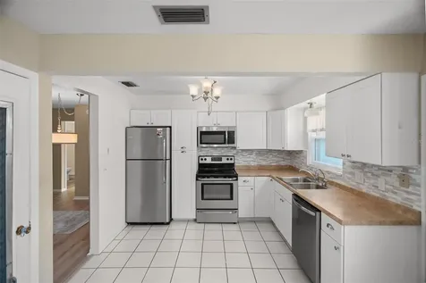 8452 Phillip N Pinellas Park FL 33781