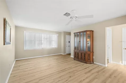 8452 Phillip N Pinellas Park FL 33781