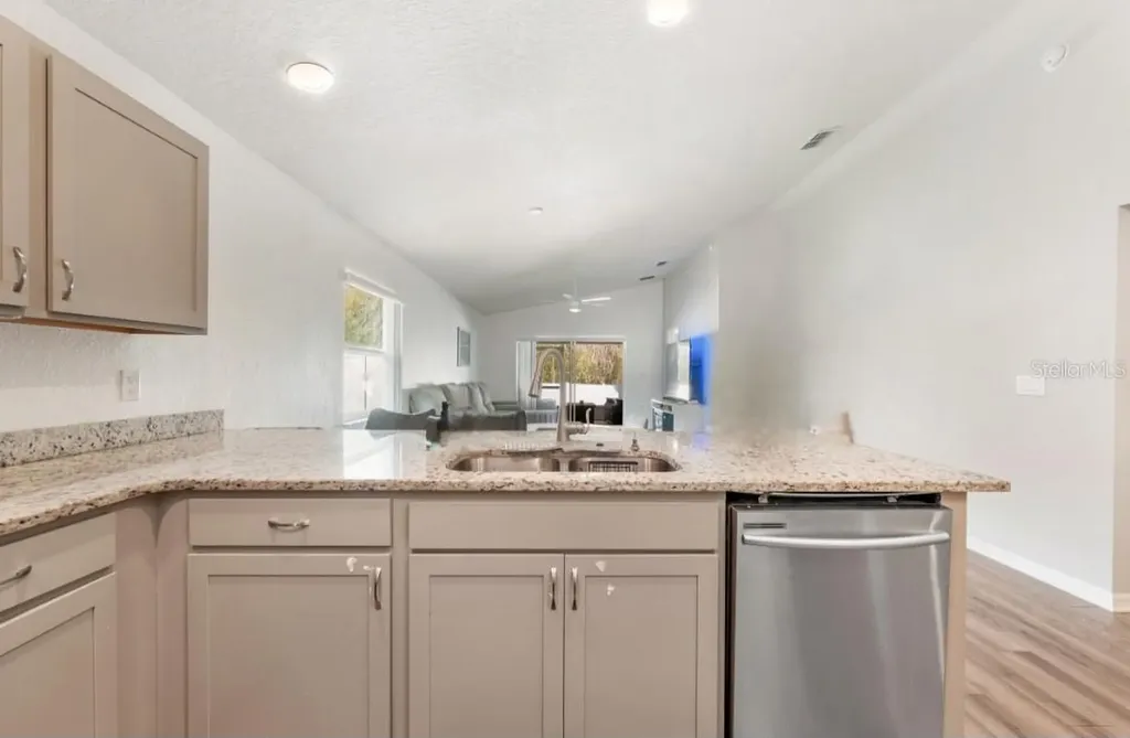 979 Pearly Ridge Lane Lakeland FL 33809
