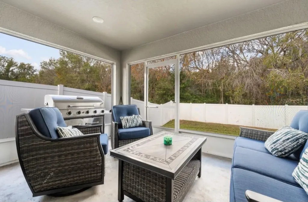 979 Pearly Ridge Lane Lakeland FL 33809
