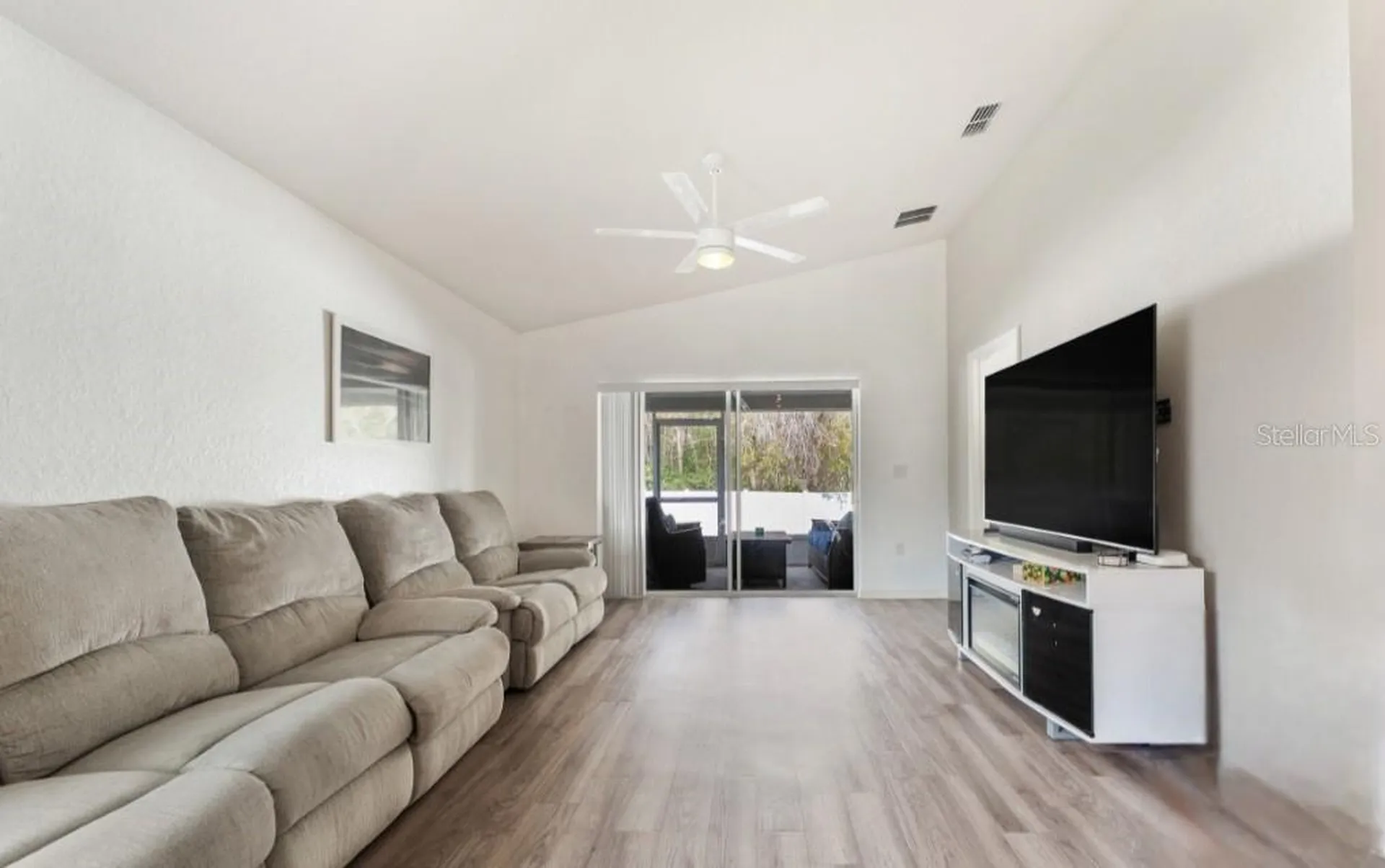 979 Pearly Ridge Lane Lakeland FL 33809