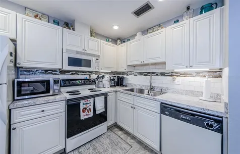 2700 Bayshore Boulevard Dunedin FL 34698
