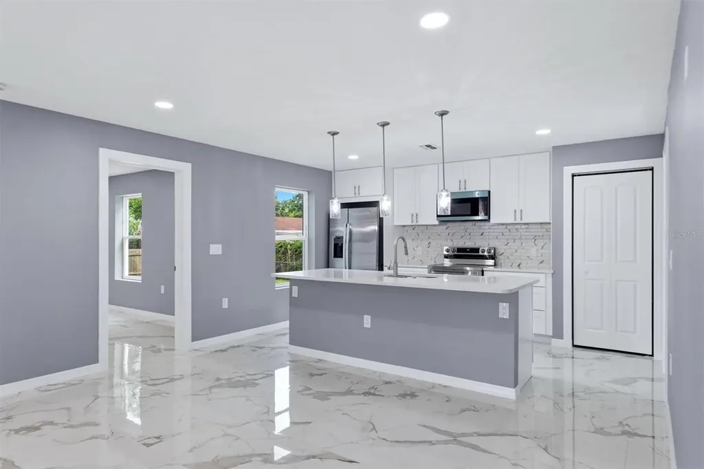 1615 31st Avenue E Bradenton FL 34208