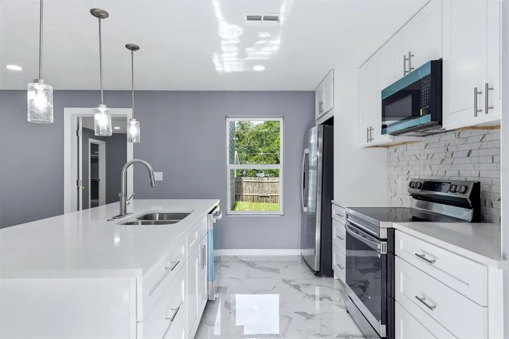 1615 31st Avenue E Bradenton FL 34208