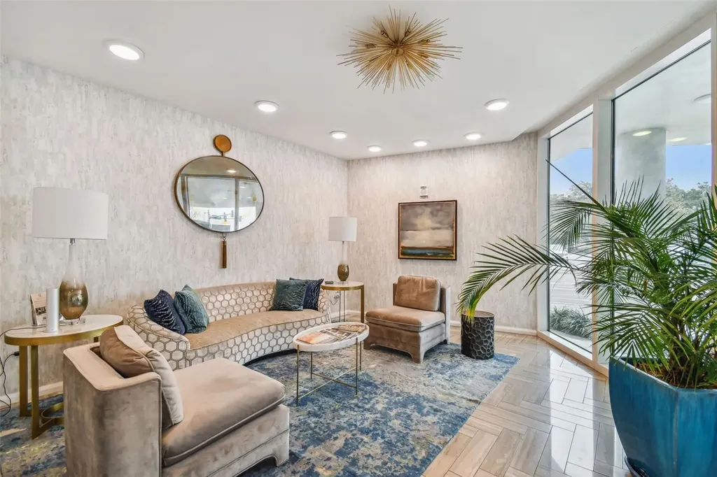 2900 W Bay To Bay Boulevard Tampa FL 33629