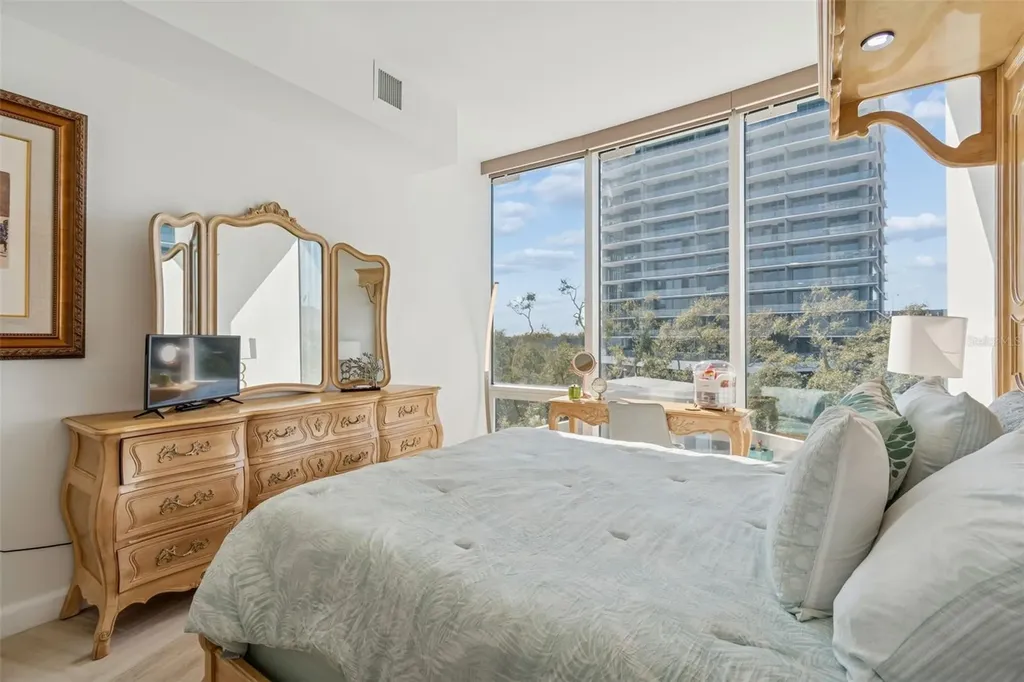 2900 W Bay To Bay Boulevard Tampa FL 33629