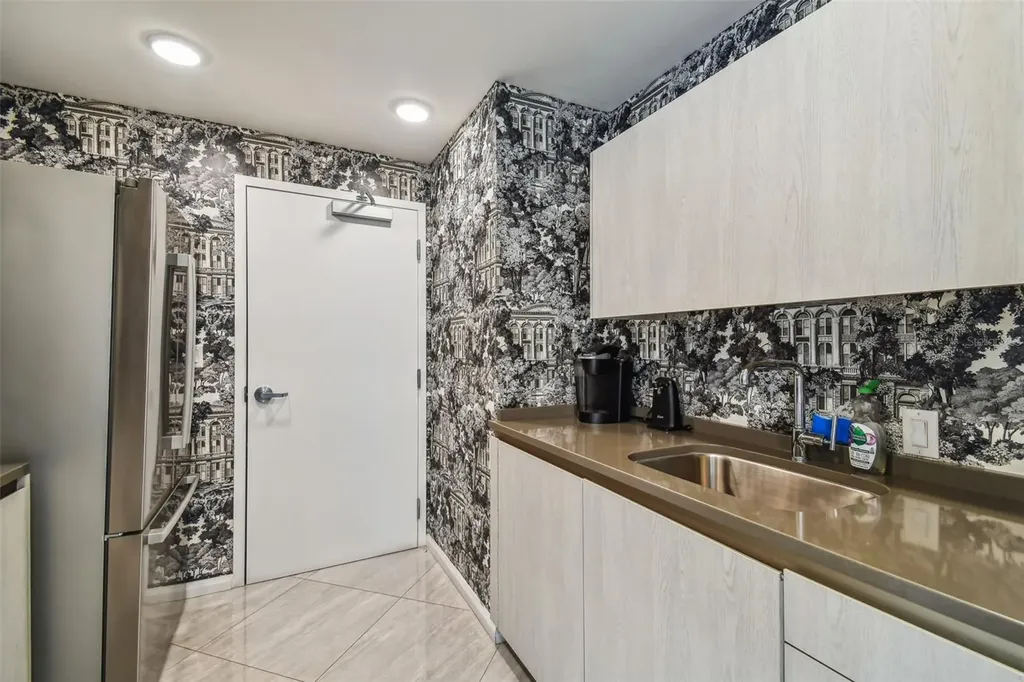 2900 W Bay To Bay Boulevard Tampa FL 33629
