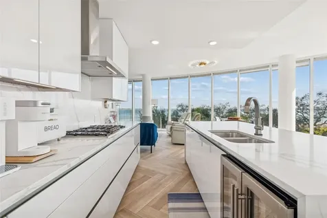 2900 W Bay To Bay Boulevard Tampa FL 33629