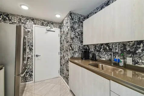 2900 W Bay To Bay Boulevard Tampa FL 33629