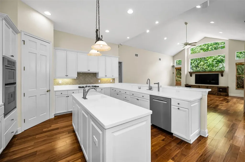2270 Christy Lane Oldsmar FL 34677