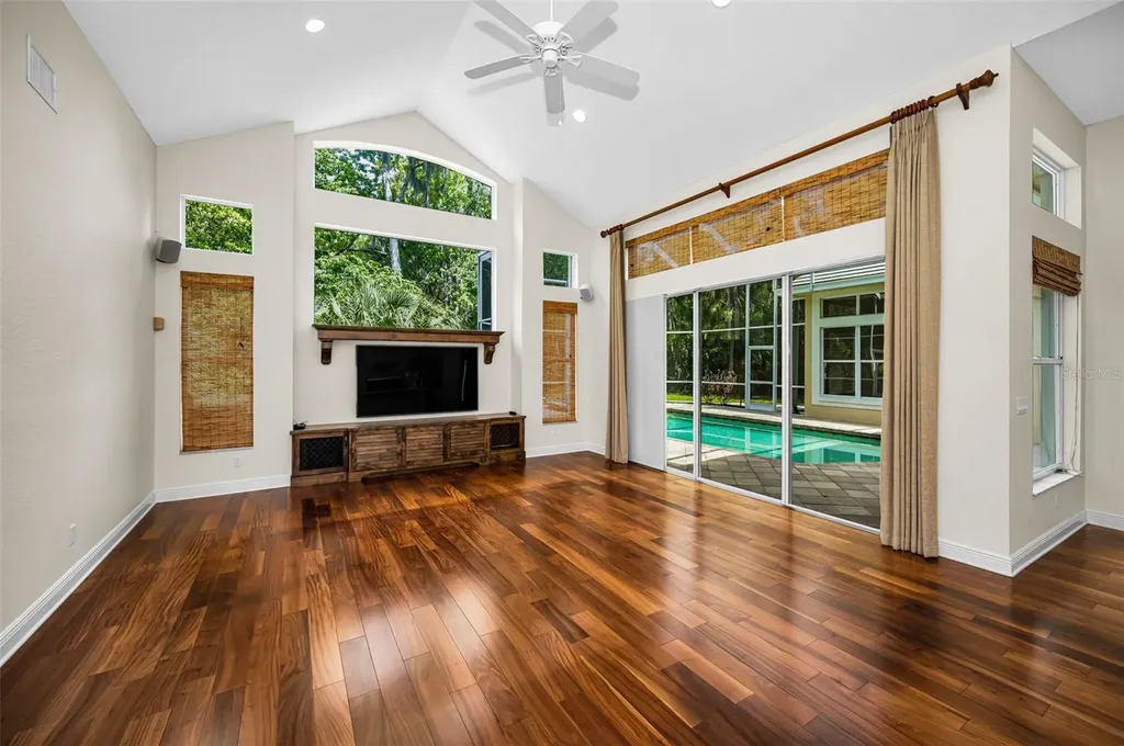 2270 Christy Lane Oldsmar FL 34677